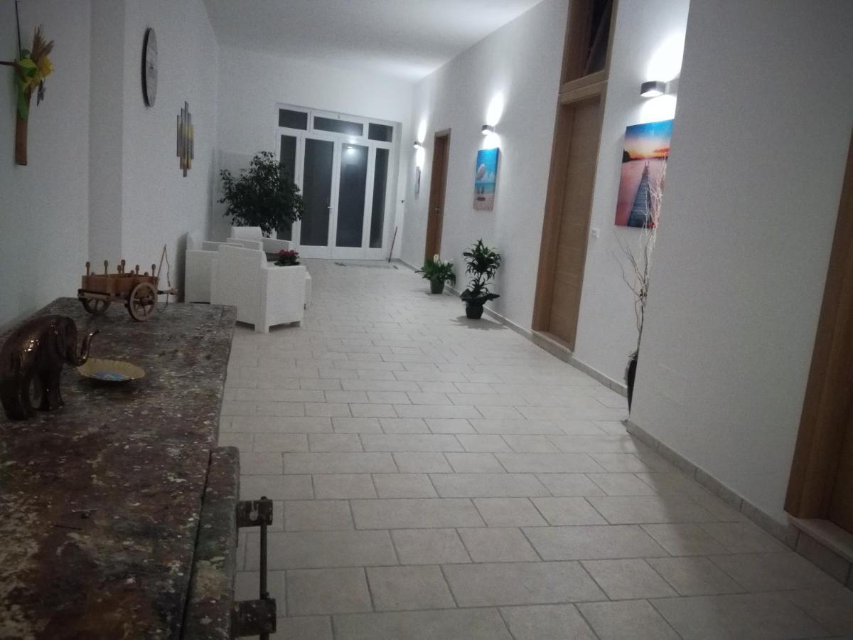 Carpentry Bed & Breakfast Uggiano La Chiesa Dış mekan fotoğraf